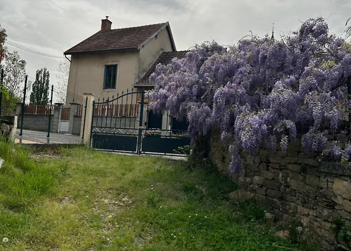 Les Glycines * Hieres-Sur-Amby